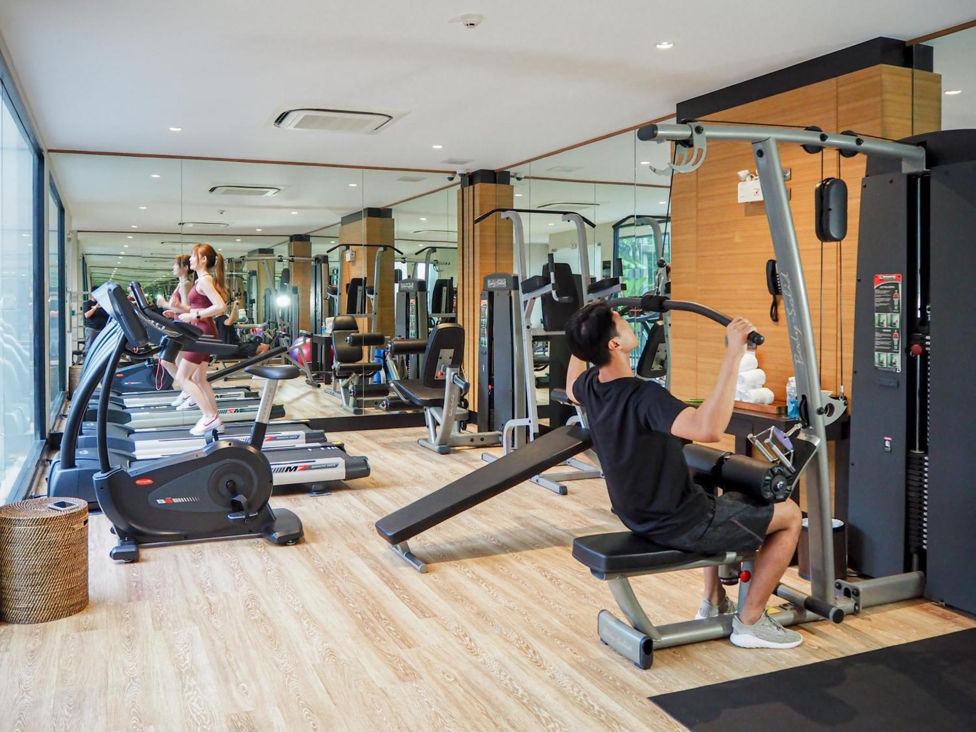 สกายวิว รีสอร์ต ภูเก็ต หาดป่าตอง Hotel Patong ภายนอก รูปภาพ The gym at the hotel